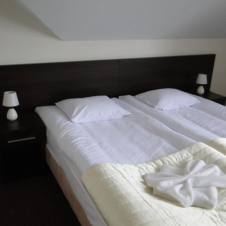 Hotel Cynamon Tokarnia  Ngoại thất bức ảnh