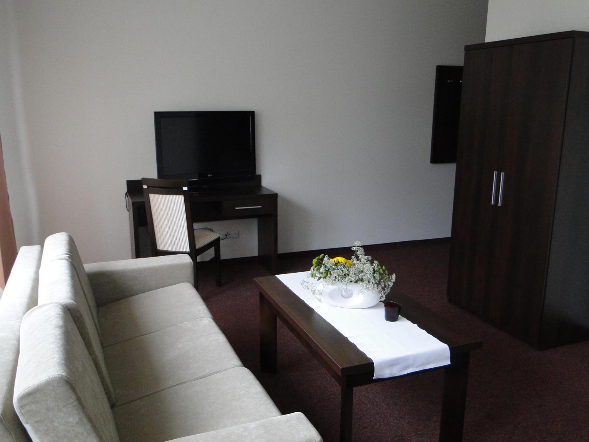 Hotel Cynamon Tokarnia  Ngoại thất bức ảnh